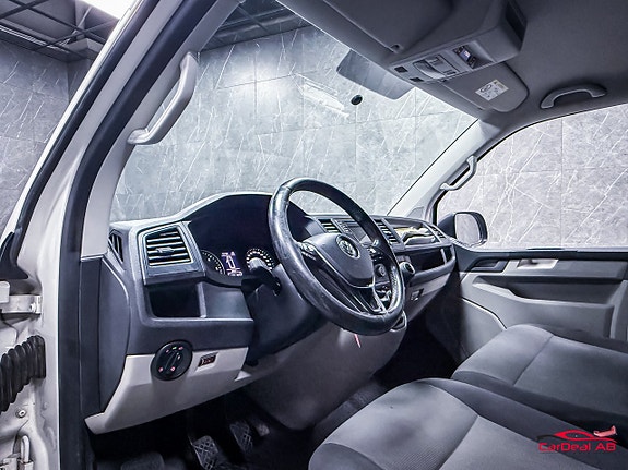 Volkswagen Transporter 14 of 21