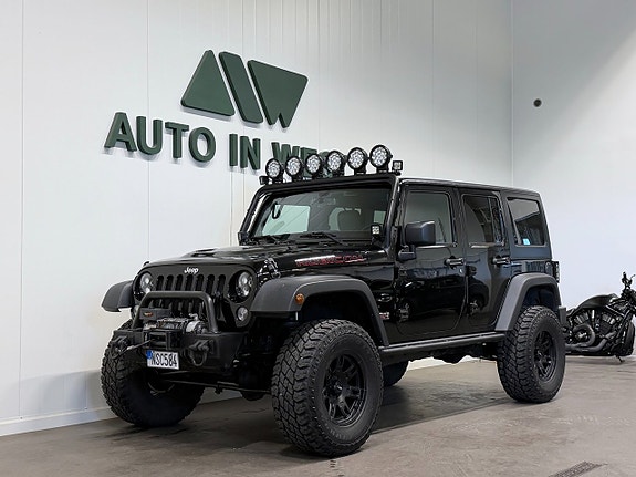 Jeep Wrangler Unlimited 2 of 5
