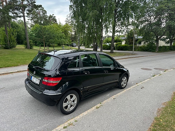 Mercedes-Benz B180 5 of 5