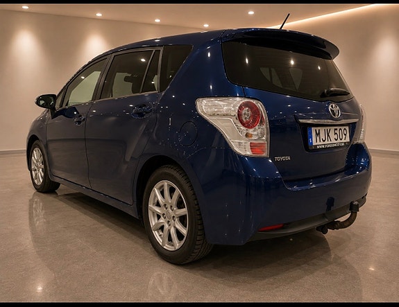 Toyota Verso 2 of 5