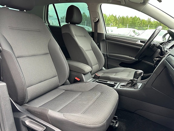 Volkswagen Golf VII 17 of 24