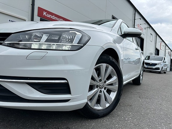 Volkswagen Golf VII 23 of 24