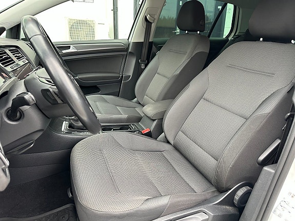 Volkswagen Golf VII 15 of 24