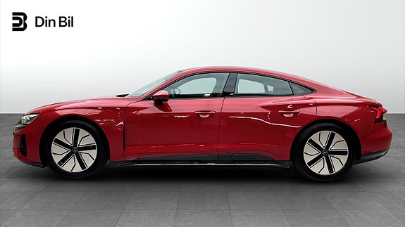 Audi e-tron GT 2 of 5