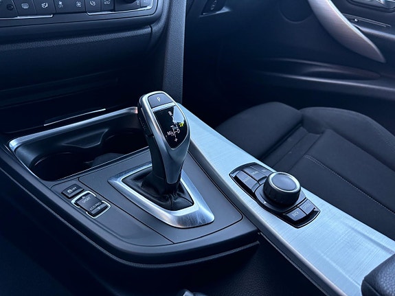 BMW 320d 15 of 29