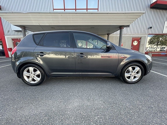 Kia Ceed 4 of 18