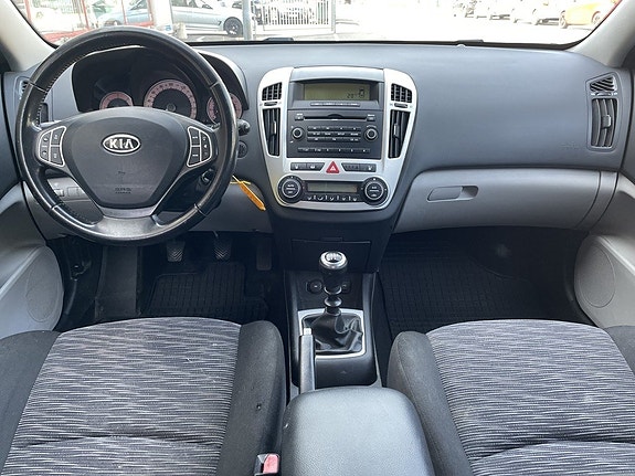 Kia Ceed 8 of 18