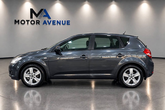 Kia Ceed 2 of 16