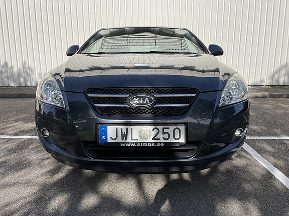 Kia Ceed 2 of 18