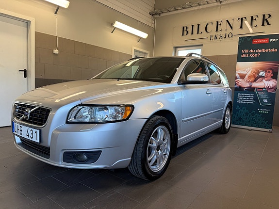 Volvo V50 3 of 5