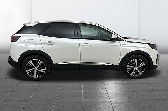 Peugeot 3008 4 of 5