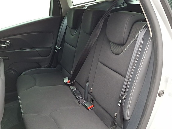 Renault Clio 18 of 19