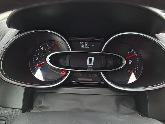 Renault Clio 17 of 19