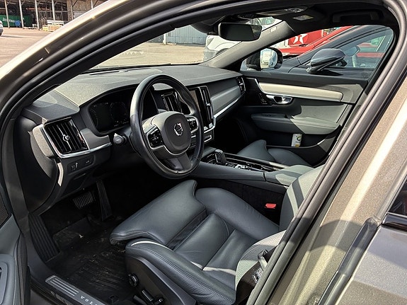 Volvo V90 Cross Country 3 of 3