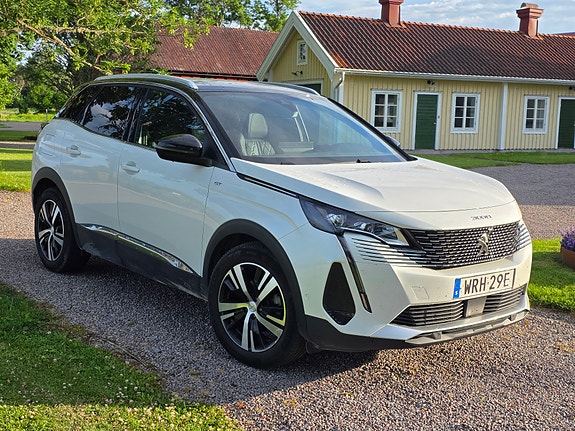 Peugeot 3008 2 of 5