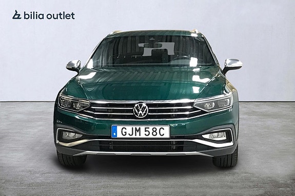 Volkswagen Passat Alltrack 3 of 5