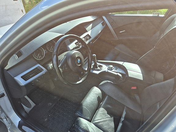 BMW 523i 5 of 5