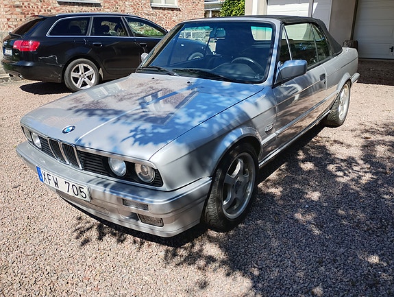 BMW 318i 3 of 5