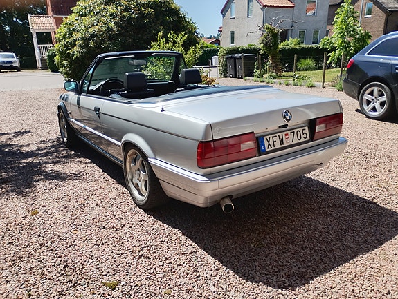 BMW 318i 11 of 11