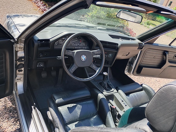BMW 318i 7 of 11