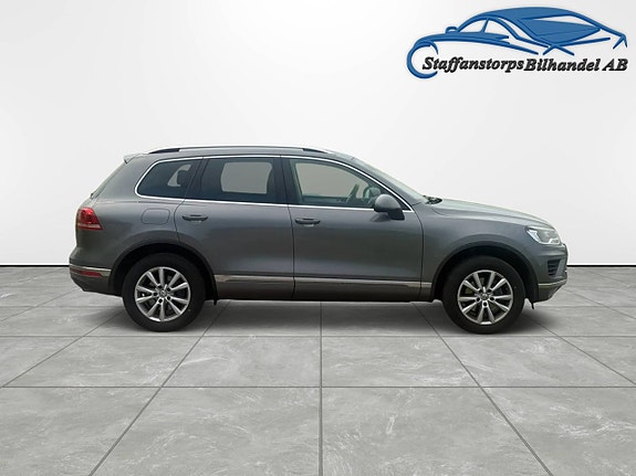 Volkswagen Touareg 4 of 5