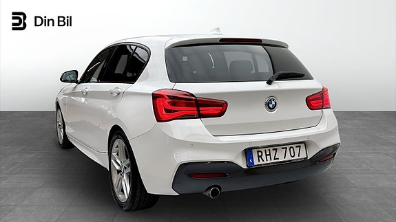 BMW 118d 3 of 5