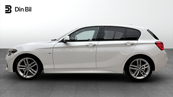 BMW 118d 2 of 5