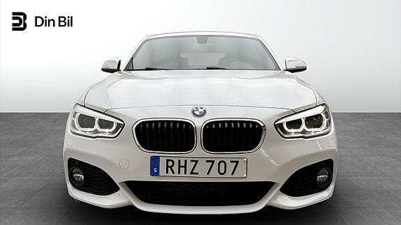 BMW 118d 4 of 5
