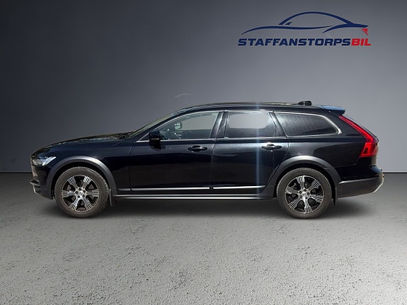 Volvo V90 Cross Country 7 of 12