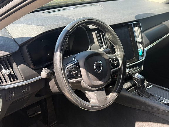 Volvo V90 Cross Country 9 of 12