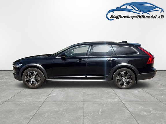 Volvo V90 Cross Country 7 of 12