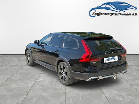 Volvo V90 Cross Country 8 of 12