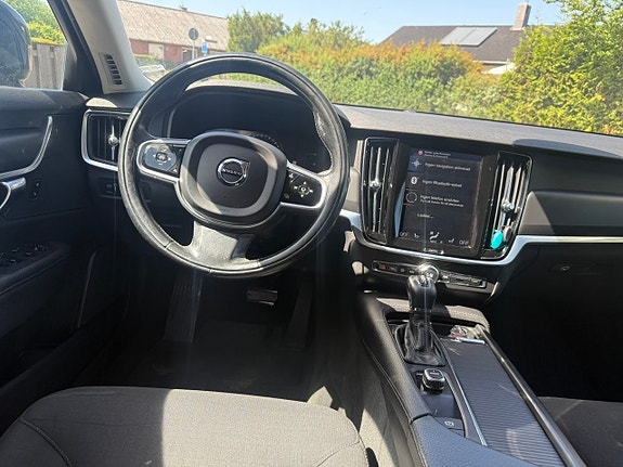 Volvo V90 Cross Country 10 of 12