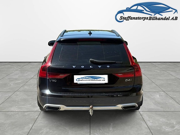 Volvo V90 Cross Country 6 of 12
