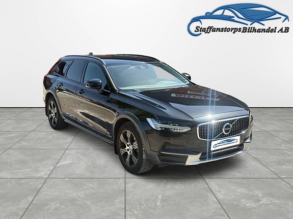Volvo V90 Cross Country 3 of 5