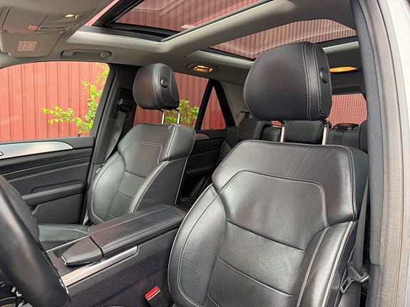 Mercedes-Benz ML350 9 of 9