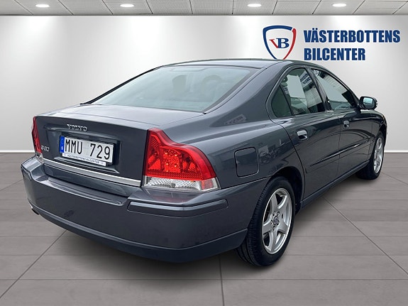 Volvo S60 3 of 5