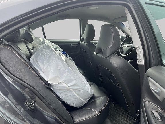 Volvo S60 5 of 5