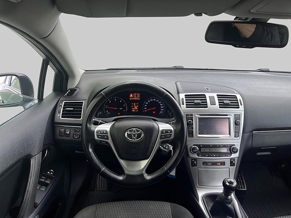 Toyota Avensis 8 of 11