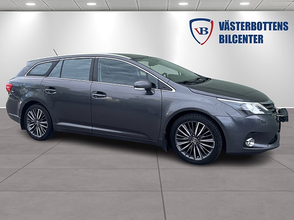 Toyota Avensis 2 of 5