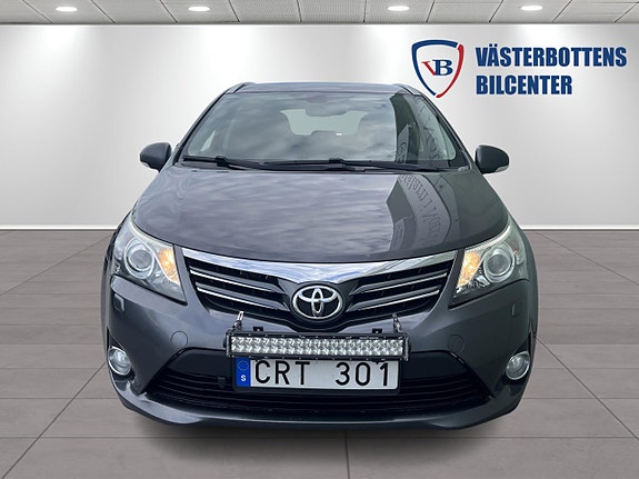 Toyota Avensis 4 of 5