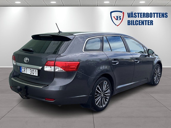 Toyota Avensis 3 of 5