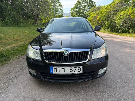 Skoda Octavia 2 of 5