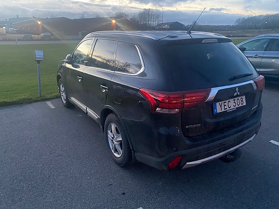 Mitsubishi Outlander 4 of 5