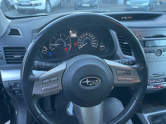 Subaru Outback 14 of 19