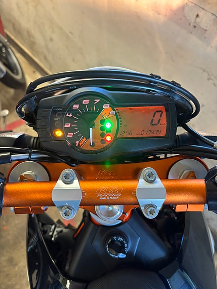 KTM 690 SMC R 6 of 7