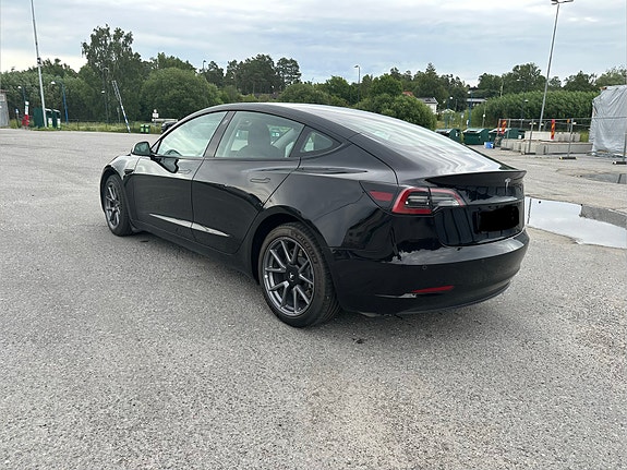 Tesla Model 3 3 of 5