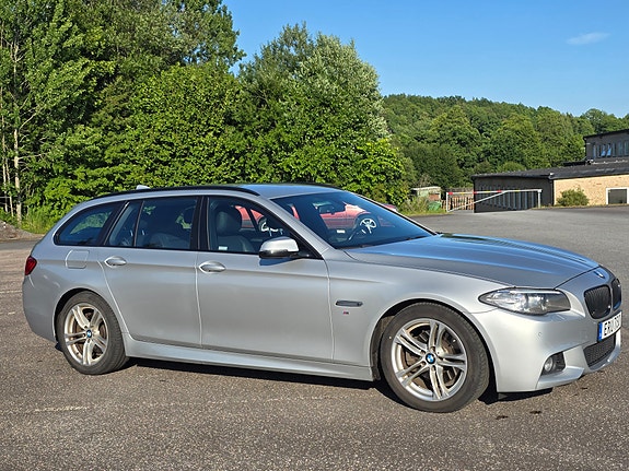 BMW 520d 2 of 5
