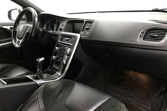 Volvo S60 15 of 23