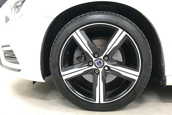 Volvo S60 11 of 23